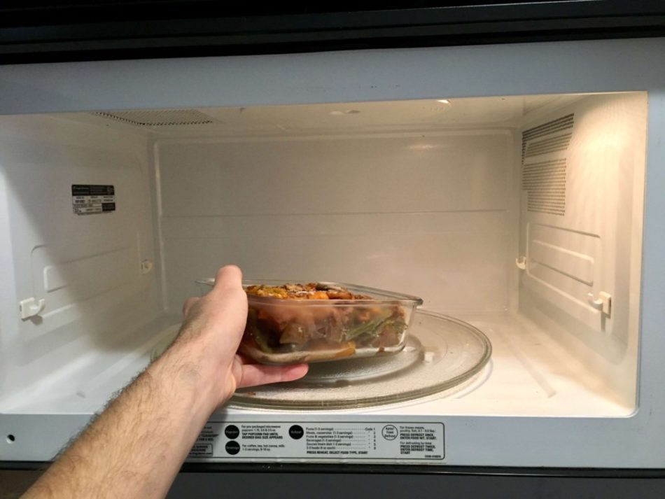 Can You Put Glass In Microwave Is It Safe