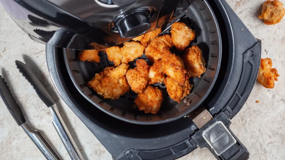 Can You Put Metal in An Air Fryer Find the Answer