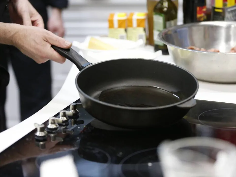 Can Non-Stick Pans Go in the Oven See Answer